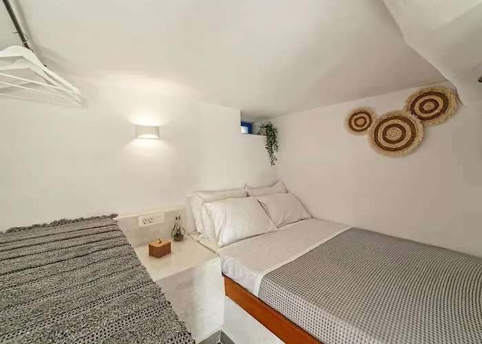 Cozy Cave Feriehus Emporio (Santorini)